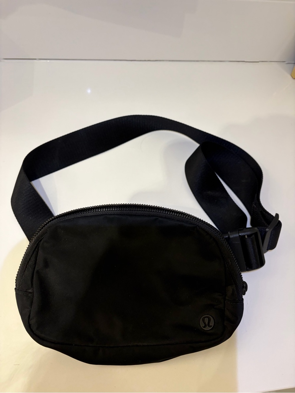 lululemon athletica Black Waist Pack Belt Bag - Picture 1 of 2